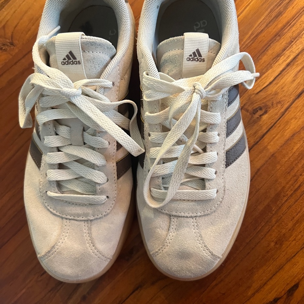 Adidas VL Court sneakers